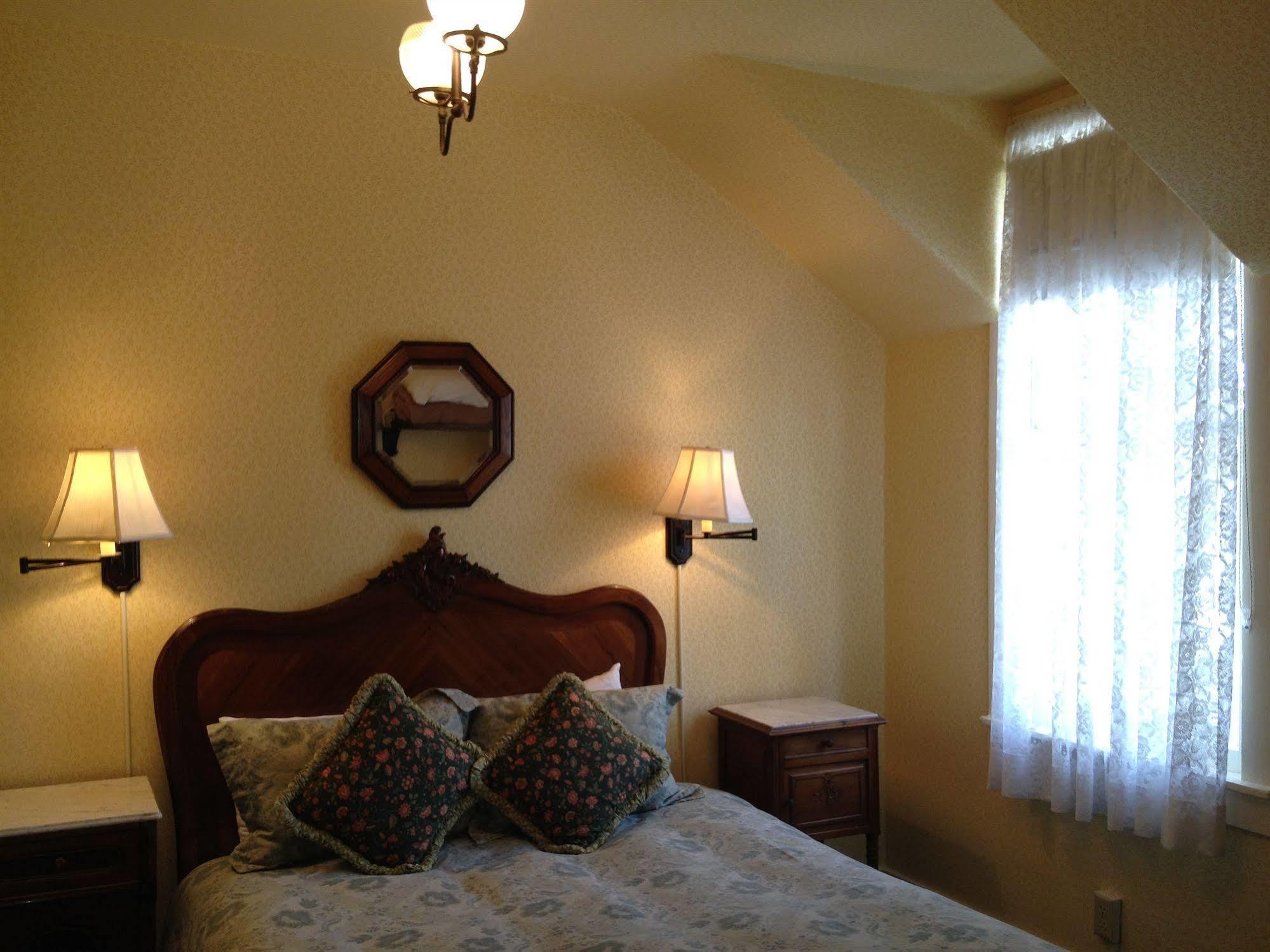 Gosby House Inn, A Four Sisters Inn แปซิฟิกโกรฟ ภายนอก รูปภาพ